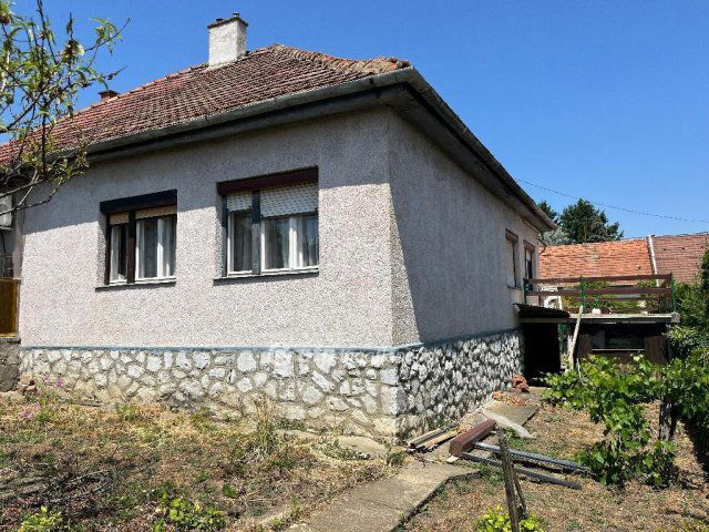Eladó ikerház, Egerben 54.9 M Ft, 4 szobás / költözzbe.hu