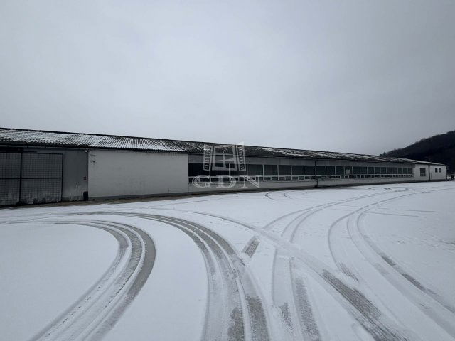 Kiadó ipari ingatlan, Szakonyfalun 1322 E Ft / hó