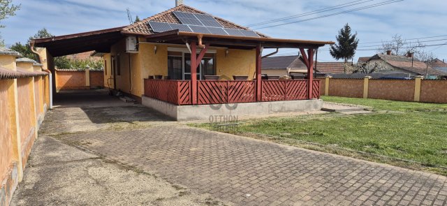 Eladó családi ház, Tiszafüreden 95.8 M Ft, 4 szobás