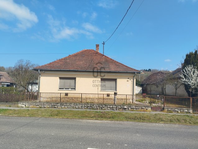 Eladó családi ház, Kőröshegyen 88 M Ft, 4 szobás