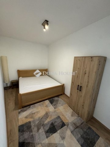Eladó téglalakás, Pécsett 61 M Ft, 2 szobás