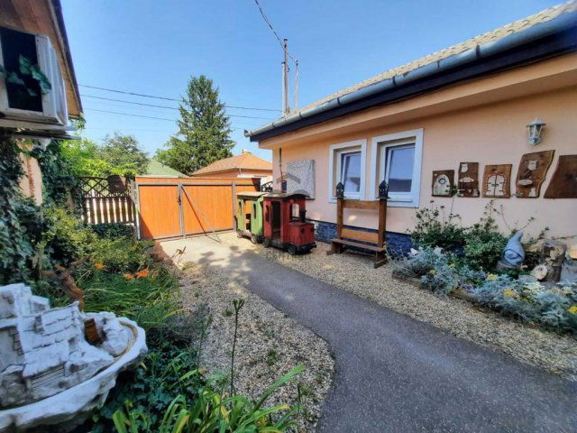 Eladó családi ház, Dunaharasztin 129.5 M Ft, 6 szobás