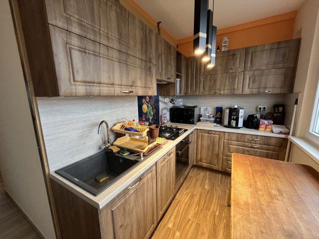 Eladó panellakás, Debrecenben 64.99 M Ft, 4 szobás