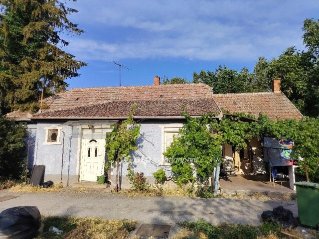 Eladó családi ház, Abonyban 23 M Ft, 2 szobás