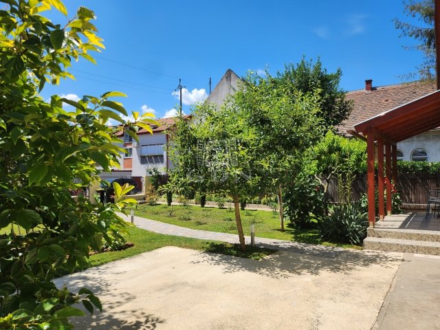 Kiadó családi ház, albérlet, Komáromban 450 E Ft / hó