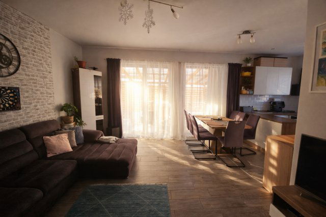 Eladó családi ház, Mikepércsen 103 M Ft, 5 szobás