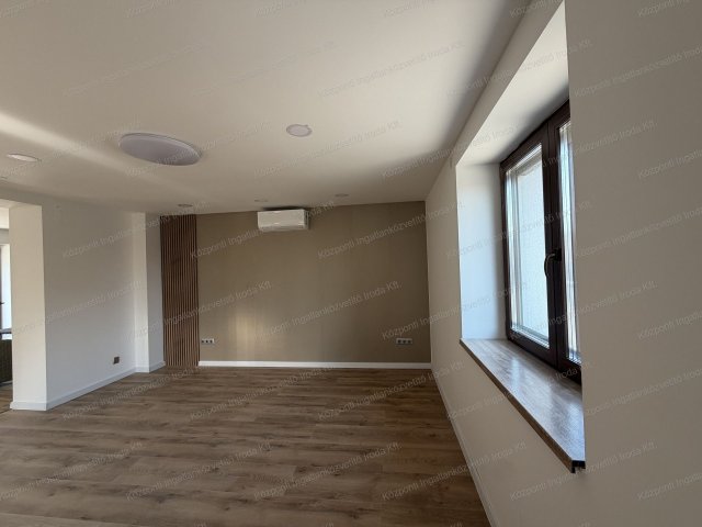 Eladó családi ház, Környén 105.9 M Ft, 5 szobás
