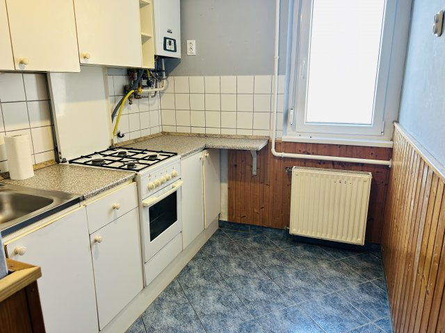 Eladó téglalakás, Keszthelyen 39.999 M Ft, 2 szobás