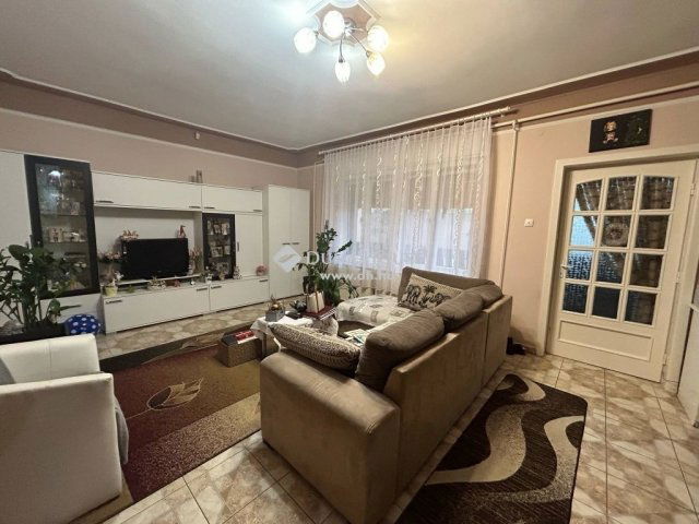 Eladó családi ház, Pilisen 95 M Ft, 6 szobás