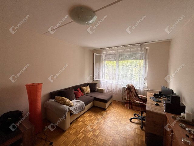 Eladó panellakás, Győrött 44 M Ft, 2 szobás