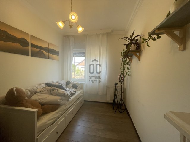 Eladó családi ház, Solton 52 M Ft, 4 szobás