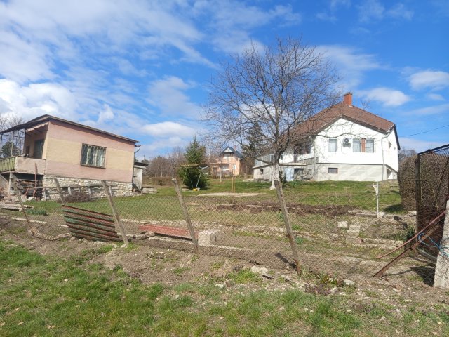 Eladó családi ház, Miskolcon 9.5 M Ft, 3 szobás