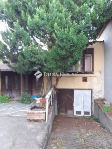 Eladó családi ház, Budapesten, XXI. kerületben, Komáromi utcában