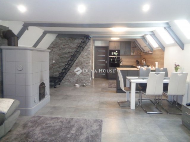 Eladó nyaraló, Lovasberényben 42.9 M Ft, 2 szobás