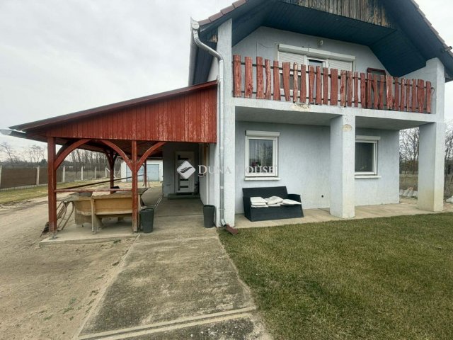 Eladó családi ház, Csemőn 37.5 M Ft, 3 szobás