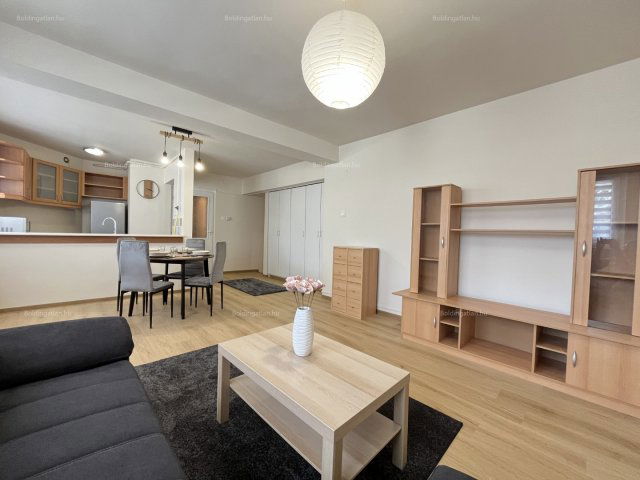 Kiadó téglalakás, albérlet, Kaposváron 200 E Ft / hó, 3 szobás
