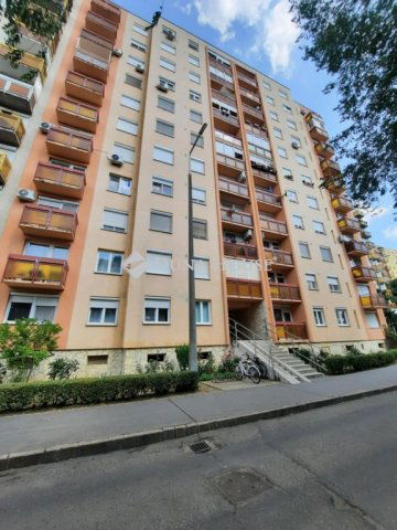 Kiadó panellakás, albérlet, Szolnokon 115 E Ft / hó, 2 szobás