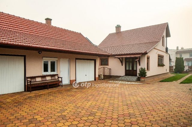 Eladó családi ház, Hajdúszoboszlón 149 M Ft, 5 szobás