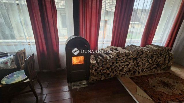 Eladó családi ház, Vajtán 24.5 M Ft, 4 szobás