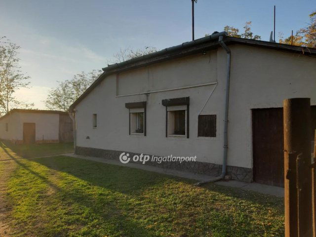 Eladó családi ház, Mórahalmon 38.5 M Ft, 3 szobás
