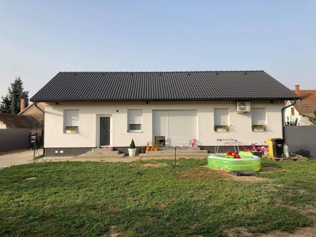 Eladó családi ház, Szegeden, Gádor közben 105 M Ft, 5 szobás