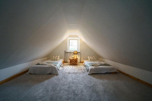 Eladó családi ház, Budapesten, III. kerületben 303 M Ft