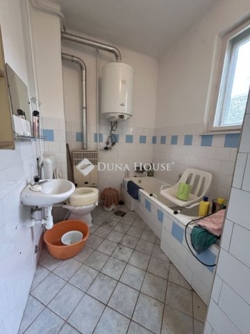 Eladó családi ház, Nagybaracskán 18 M Ft, 4 szobás