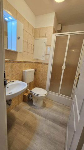 Kiadó panellakás, albérlet, Győrött 170 E Ft / hó, 4 szobás