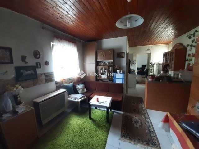 Eladó családi ház, Monoron 64 M Ft, 2 szobás