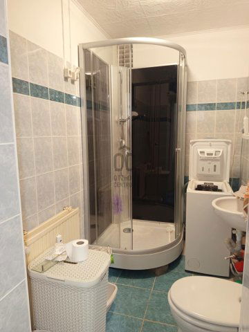 Eladó téglalakás, Oroszlányban 28 M Ft, 1 szobás