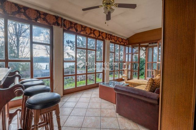 Eladó családi ház, Dunakeszin 257 M Ft, 5 szobás