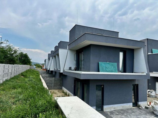 Eladó sorház, Mogyoródon 113 M Ft, 4 szobás
