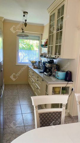 Eladó családi ház, Győrött 149.9 M Ft, 5 szobás