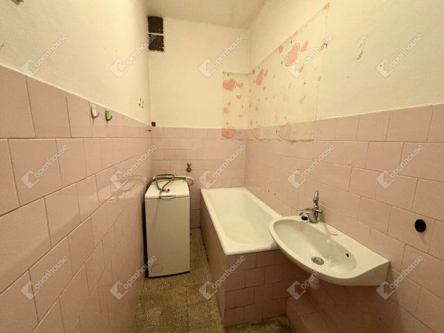 Kiadó téglalakás, albérlet, Tatabányán 140 E Ft / hó