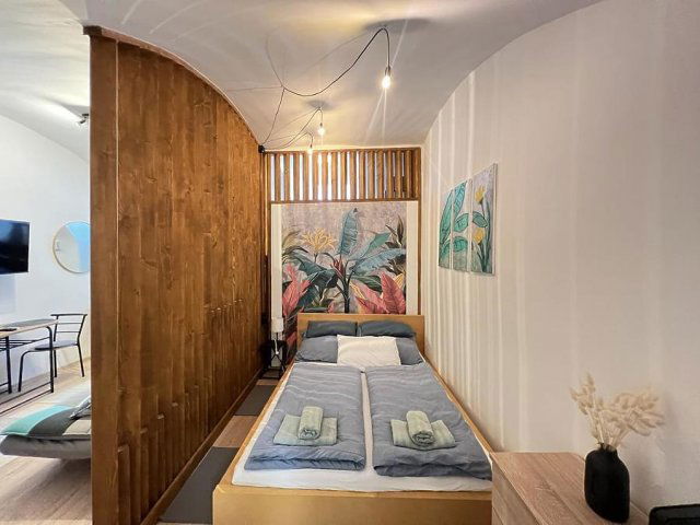 Eladó téglalakás, Budapesten, VI. kerületben 32 M Ft, 1 szobás