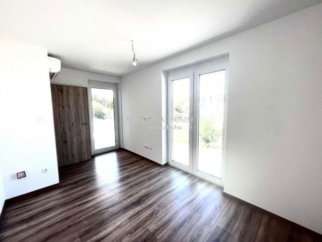 Eladó téglalakás, Balatonlelleén 104.99 M Ft, 3 szobás