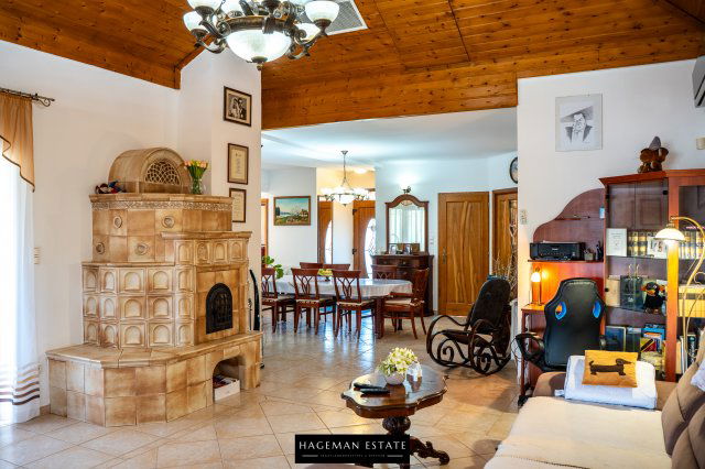 Eladó családi ház, Polgárdin 175 M Ft, 5+1 szobás