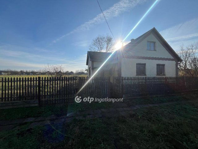 Eladó családi ház, Komádiban 9.49 M Ft, 2 szobás