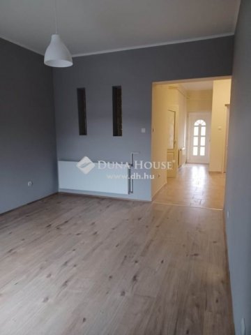 Eladó családi ház, Kecskeméten 349.9 M Ft, 4 szobás