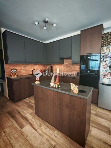 Eladó téglalakás, Halásztelken 94.9 M Ft, 5 szobás