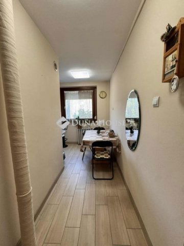 Eladó panellakás, Kecskeméten 46.5 M Ft, 3 szobás