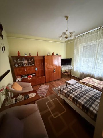 Eladó családi ház, Győrött 80 M Ft, 5+1 szobás