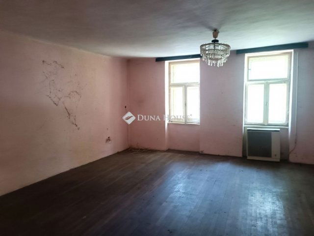 Eladó családi ház, Békéscsabán 24.9 M Ft, 6 szobás