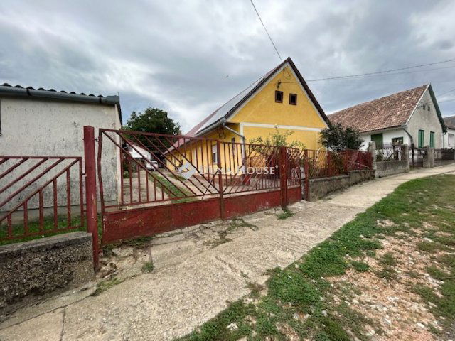 Eladó családi ház, Aparhanton 34.99 M Ft, 3 szobás