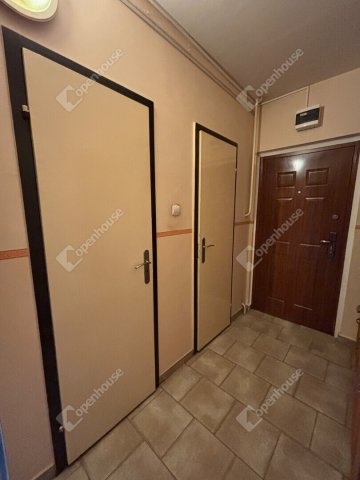 Eladó panellakás, Győrött 43.5 M Ft, 2 szobás