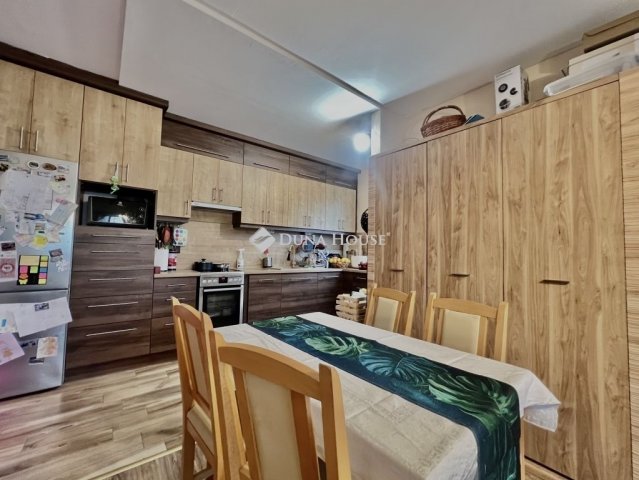 Eladó téglalakás, Veszprémben 65.99 M Ft, 3 szobás