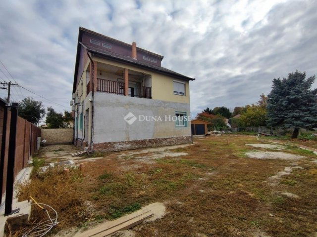 Eladó családi ház, Monoron 89.9 M Ft, 3 szobás