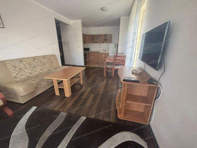Kiadó téglalakás, albérlet, Tatán 250 E Ft / hó, 3 szobás