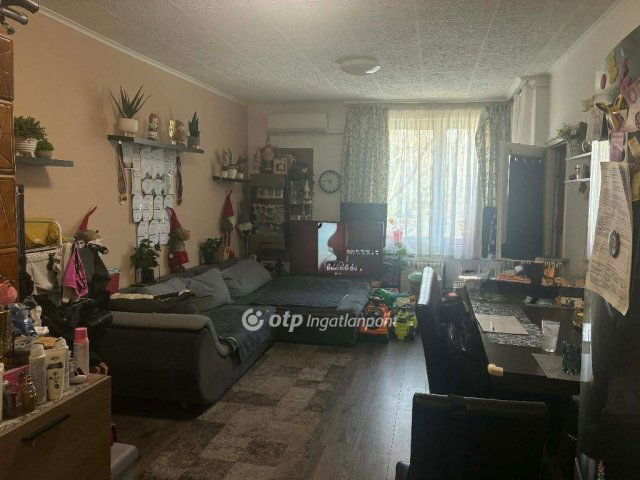 Eladó téglalakás, Békésen 29.9 M Ft, 2+1 szobás