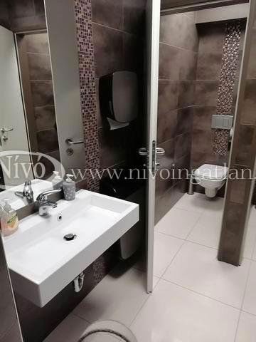 Kiadó üzlethelyiség, Veszprémben 100 E Ft / hó, 1 szobás